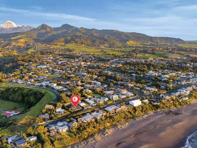 94 Messenger Terrace, Oakura