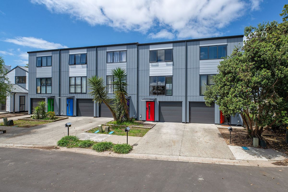 Modern Family Living in a Quiet Cul-de-Sac - Manurewa, Manurewa