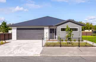 90 Fox Street, Featherston
