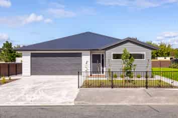 90 Fox Street, Featherston