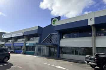 Retail, office, trade or showroom