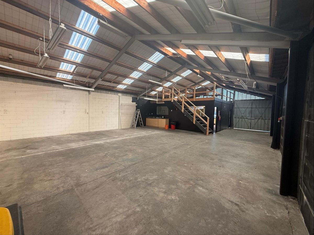 Sought After Sydenham Industrial with Mezzanine - Ansicht 4