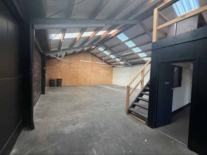 Sought After Sydenham Industrial with Mezzanine