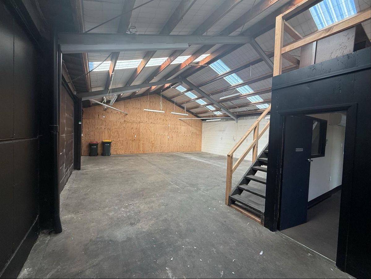 Sought After Sydenham Industrial with Mezzanine - Ansicht 5