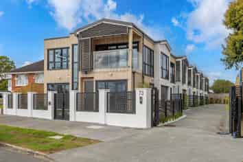 73D New Windsor Road, New Windsor