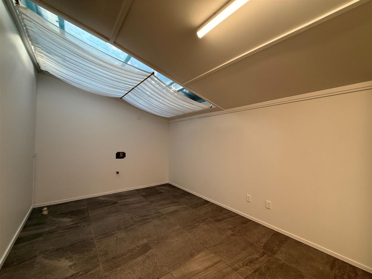 Boutique Wellness Space with Private Patio - Ansicht 6
