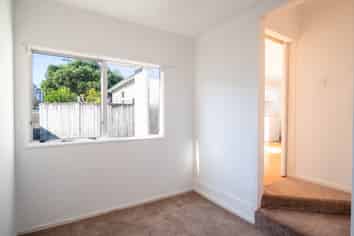 2/8 James Road, Manurewa