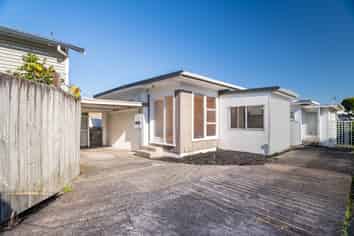 2/8 James Road, Manurewa