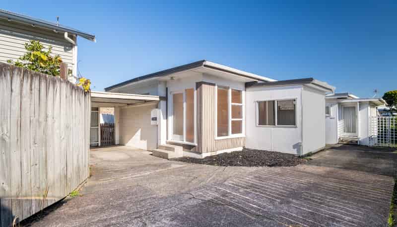 2/8 James Road, Manurewa