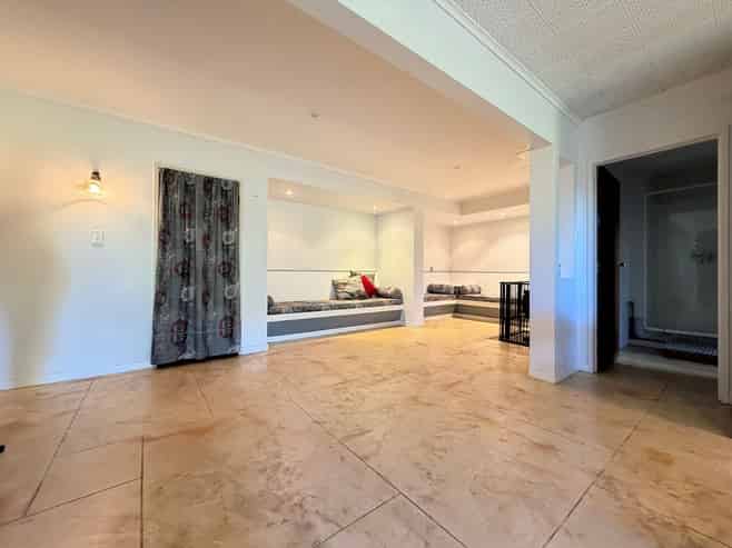 4152 Great North Road, Glendene