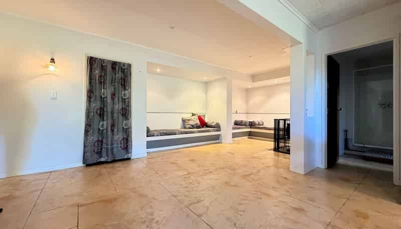 4152 Great North Road, Glendene