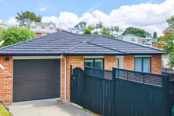 8 Dovey Place, Massey