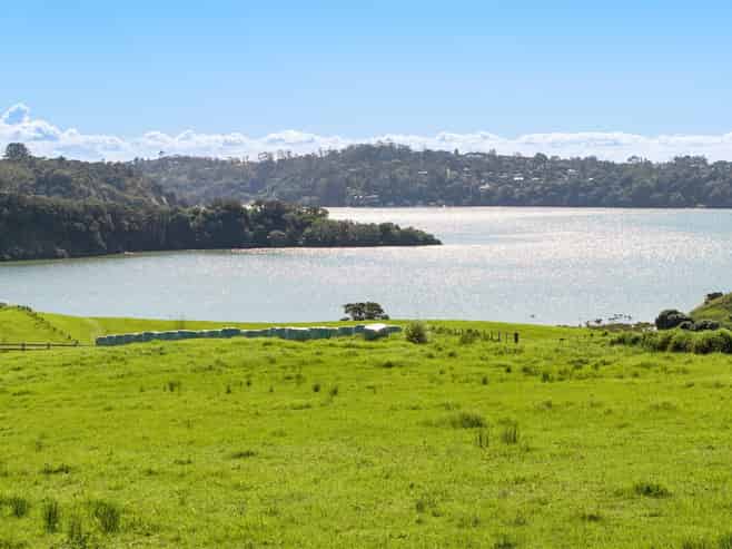  11 Te Pae Okura Drive, Okura