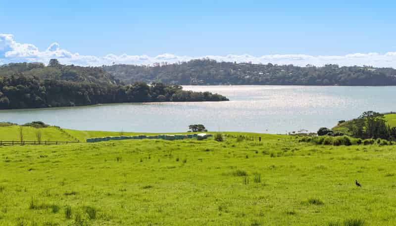  11 Te Pae Okura Drive, Okura