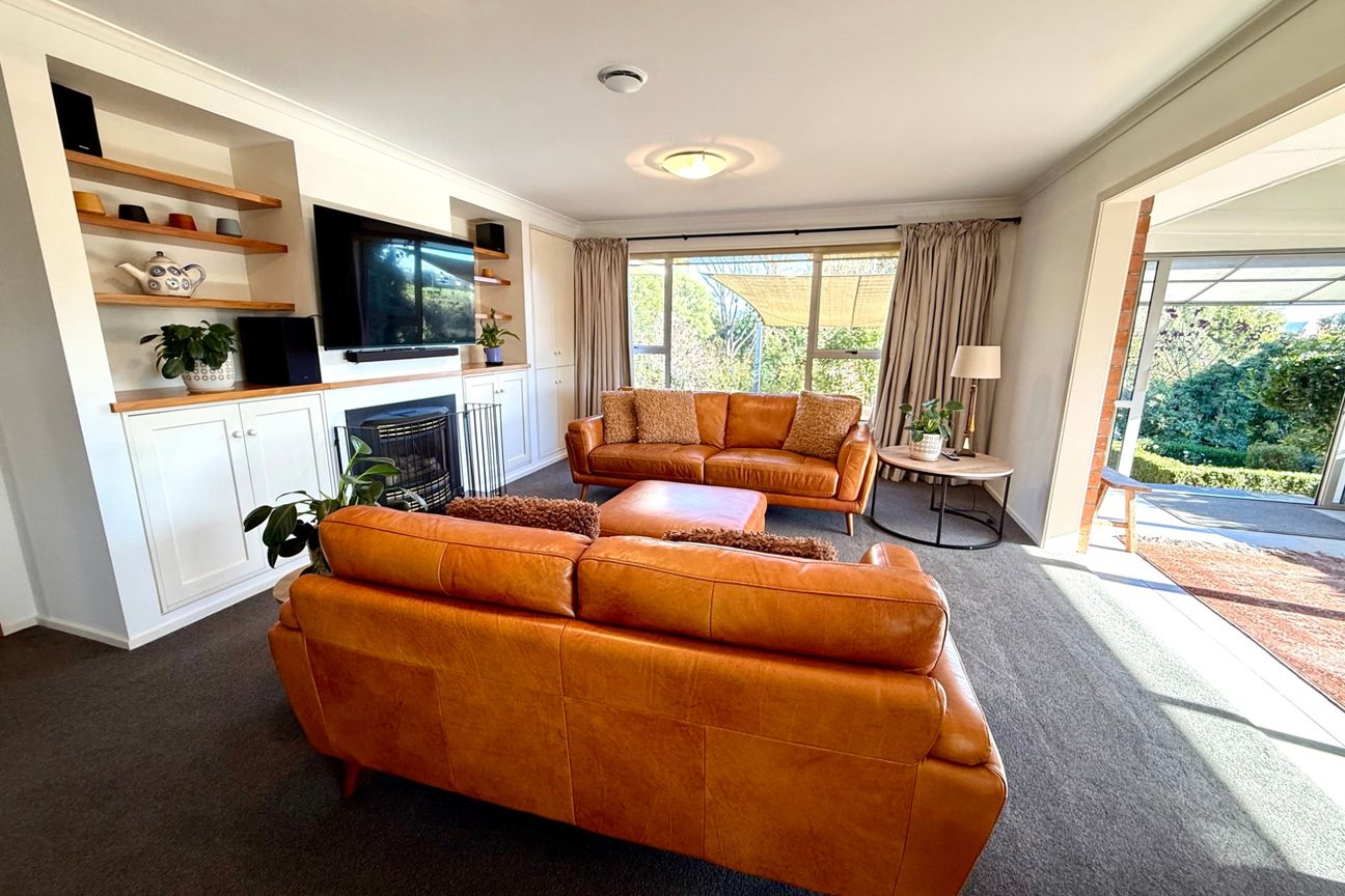 FULLY FURNISHED SPACIOUS FAMILY HOME ON STUNNING GARDEN SETTING! - Widok 4