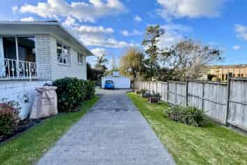 22 Fratley Avenue, Farm Cove