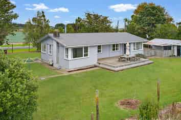 54 Kuku Beach Road, Levin