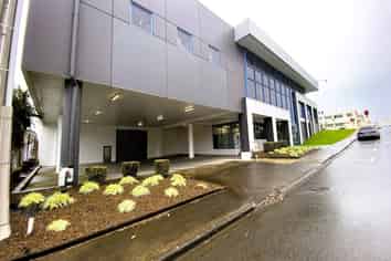 Secure Penrose Warehouse Facility | 895 m2