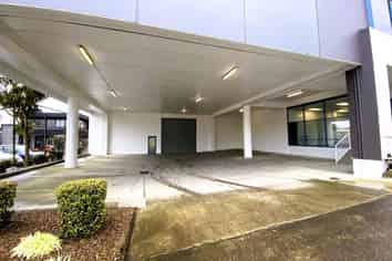 Secure Penrose Warehouse Facility | 895 m2