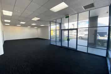 Secure Penrose Warehouse Facility | 895 m2