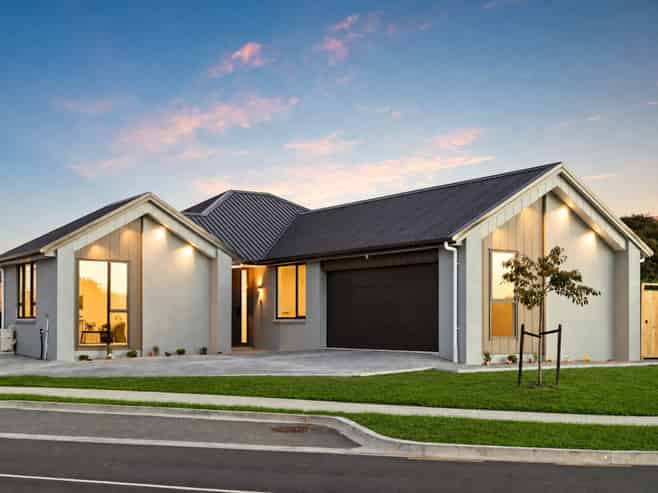 32 Rongoa Maori Way, Pukekohe