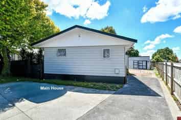 426 Roscommon Road, Clendon Park