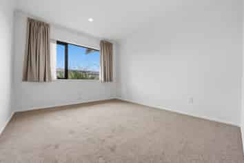 2 Spring Valley Place, Oteha
