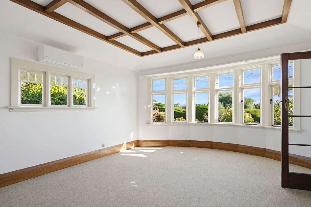 Incredibly Spacious, Sunny with Mountain views - Vista 4