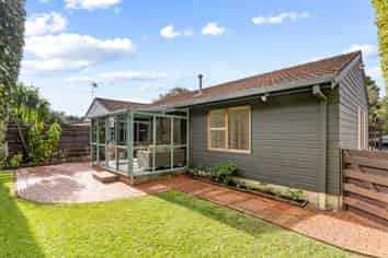 52 Pohutukawa Place, Ellerslie