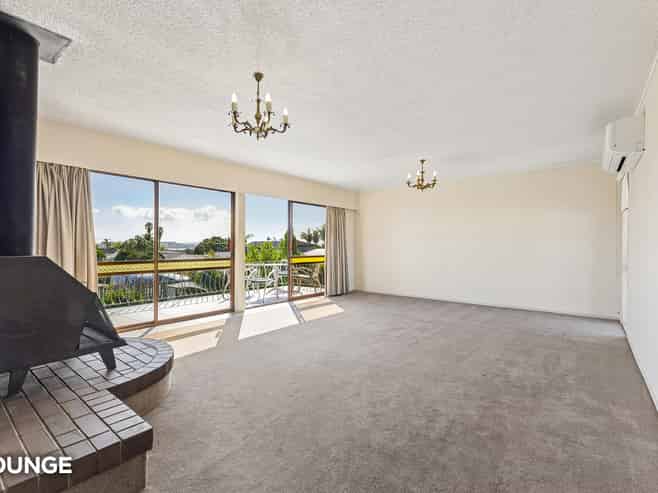 33 Prince Regent Drive, Half Moon Bay