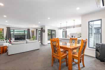 30 Aberdeen Avenue, Takaro