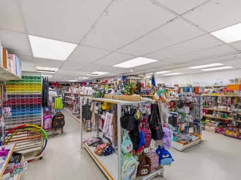 Prime Hillcrest Retail