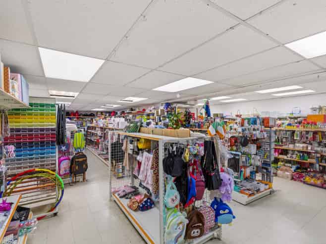 Prime Hillcrest Retail