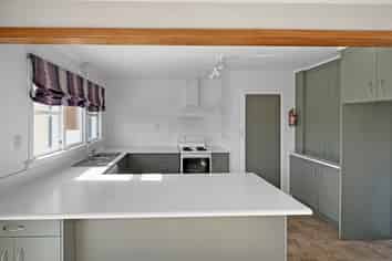 8 Mark Perreau Place, Foxton