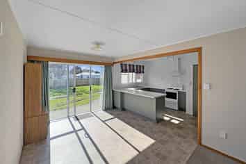 8 Mark Perreau Place, Foxton