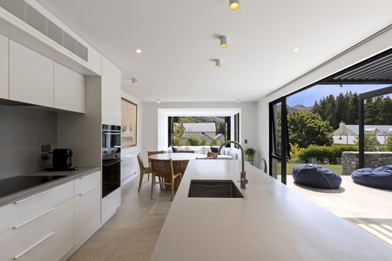 Superb Millbrook Home - Aanzicht 2