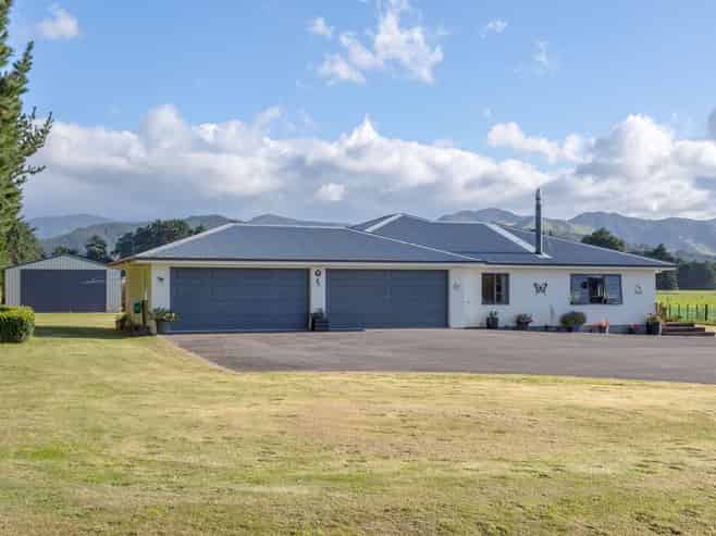62 Thomas Road, Carterton