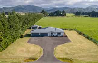 62 Thomas Road, Carterton