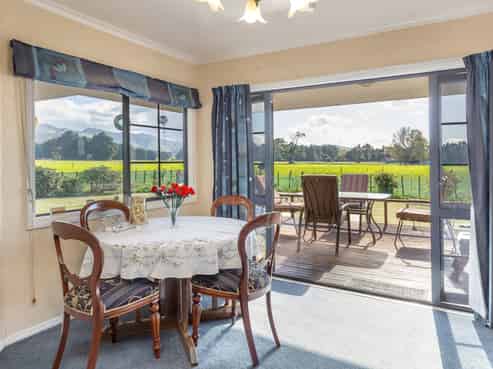 62 Thomas Road, Carterton