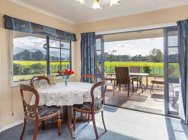62 Thomas Road, Carterton