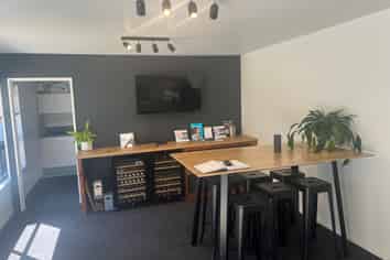 Woolston Warehouse With Tidy Office/Showroom