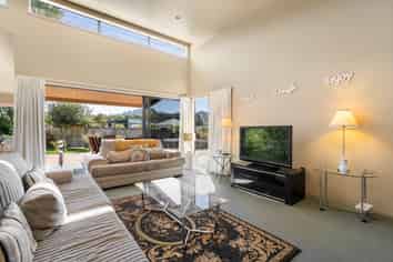 10 Willow Grove, Tairua