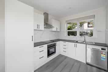 75 Awaroa Road, Sunnyvale
