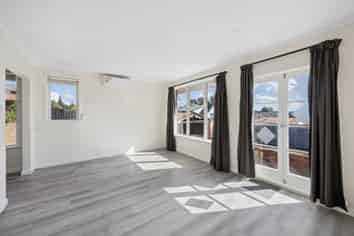 75 Awaroa Road, Sunnyvale