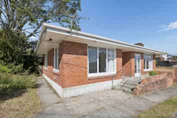 75 Awaroa Road, Sunnyvale
