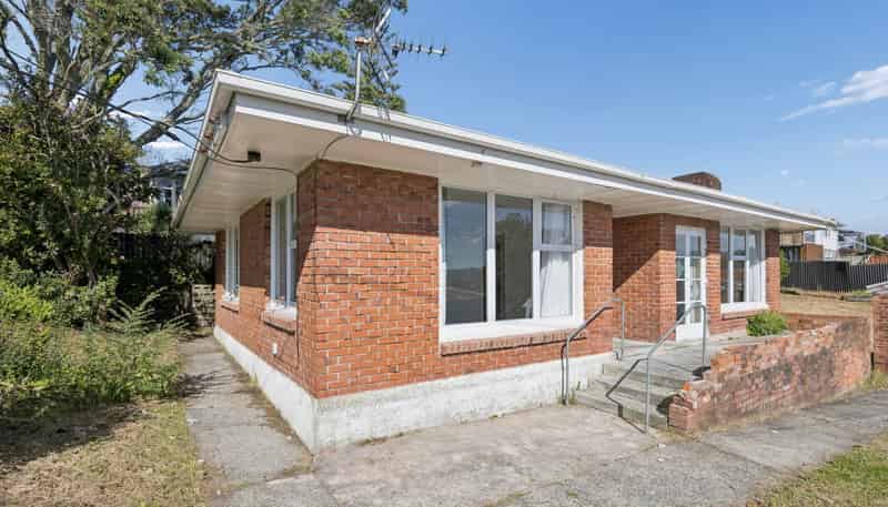 75 Awaroa Road, Sunnyvale