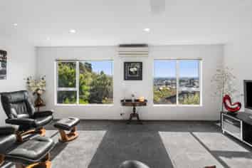 10 Flinders Road, Heathcote Valley