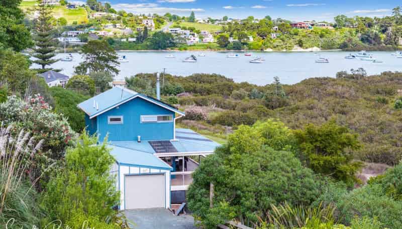 1122 Whakapirau Road, Whakapirau