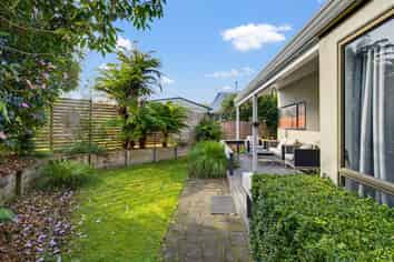 74B Grand Vue Road, Kawaha Point