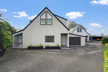 74B Grand Vue Road, Kawaha Point